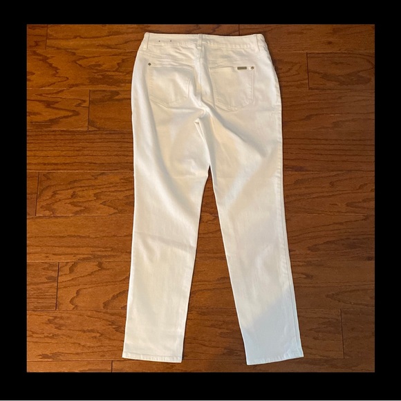 Chico’s So slimming girlfriend ankle white denim jeans size reg 0/ Medium - Picture 2 of 12